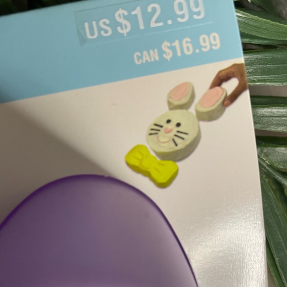 Easter Silicone Cake Molds Bakeware, Set of 2 : Bunny Rabbit and Carrots - NWT - Picture 2 of 8